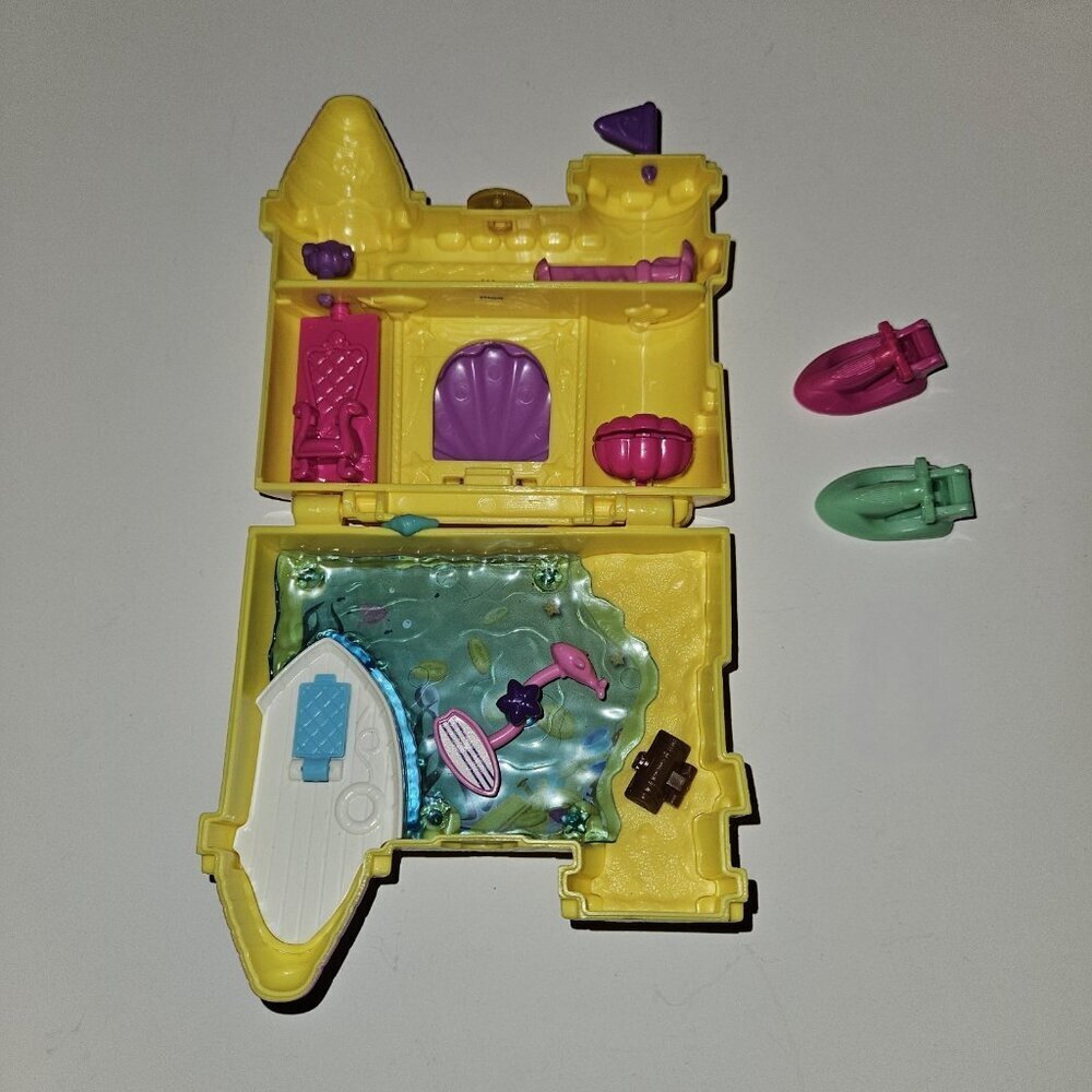 Polly Pocket Surf N Sandventure Sand Castle Compact Jet-Skis Mattel 2018 READ